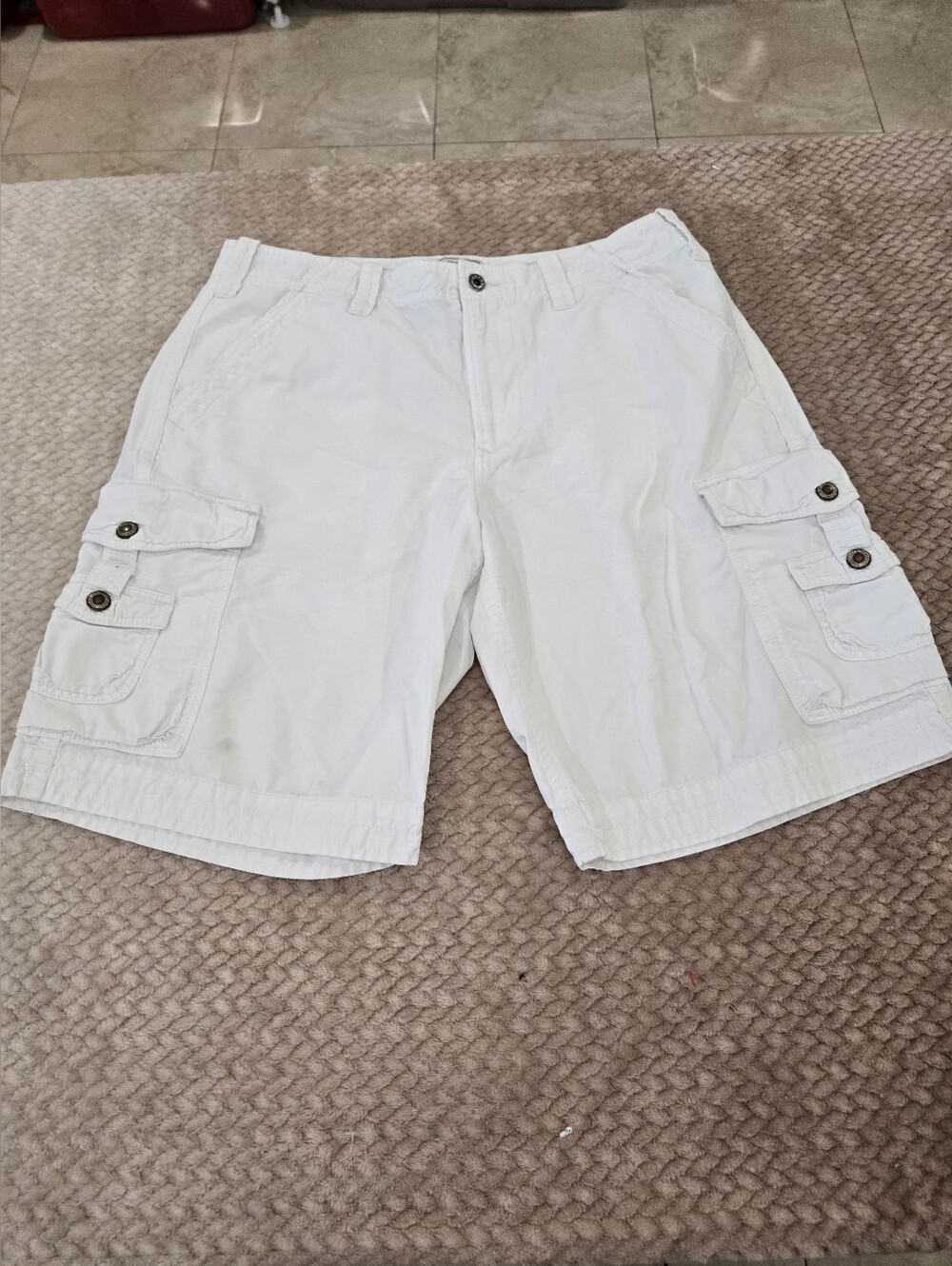 Express White Men's Cargo Shorts with Multiple Pockets